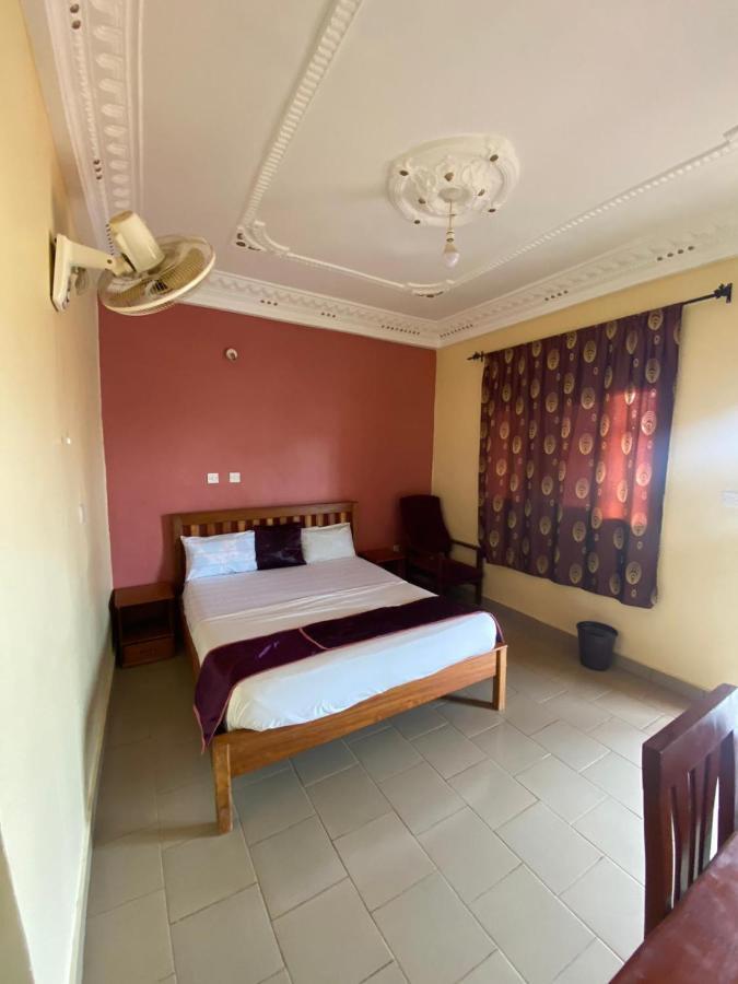 Britannia Hôtel Cmr Yaounde Ngoại thất bức ảnh
